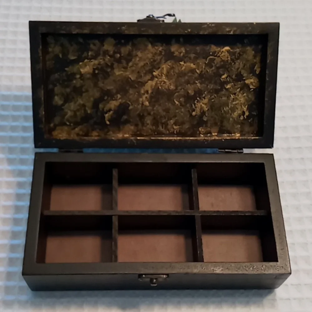 Vintage Embroidered Panel Wooden Jewelry Box With Removable Interior Seperator